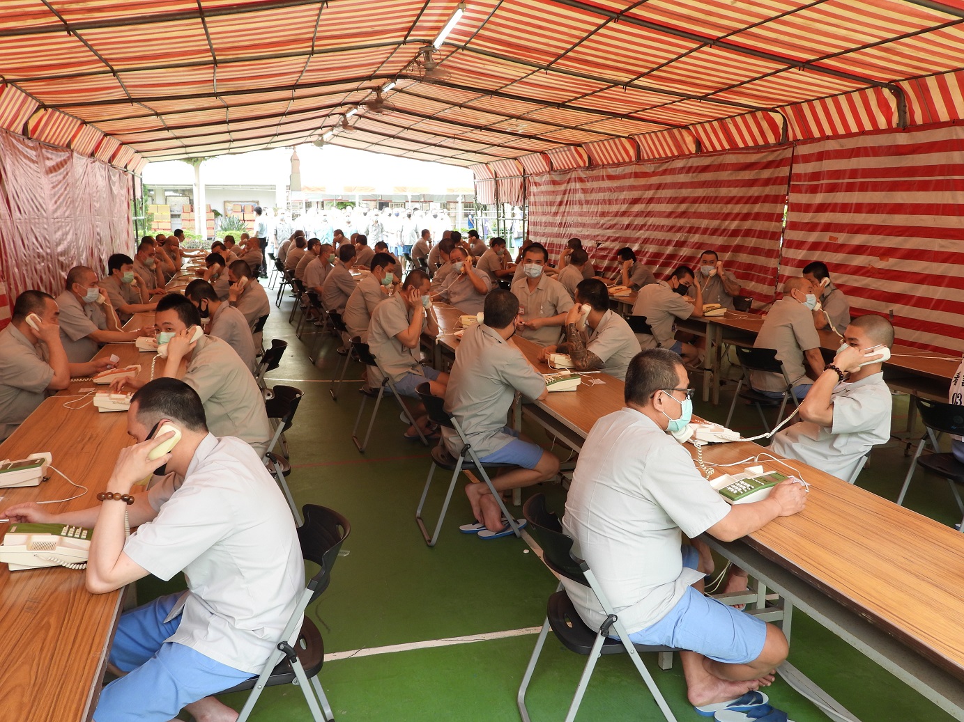 收容人利用中華電信提供之免費專線電話與家人訴衷情