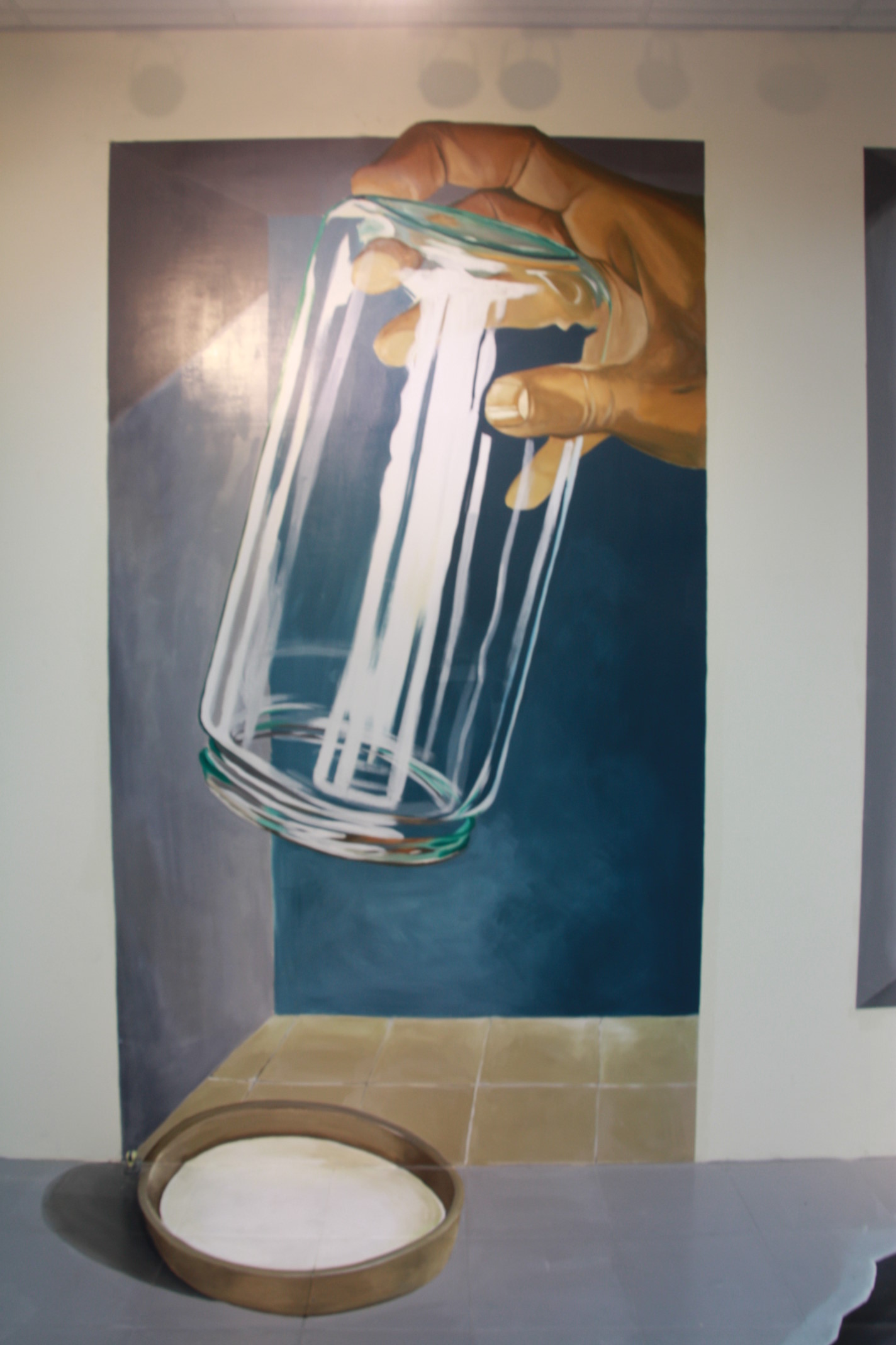 3D立體彩繪-倒蓋的玻璃瓶意味著囹圄其中的監禁
