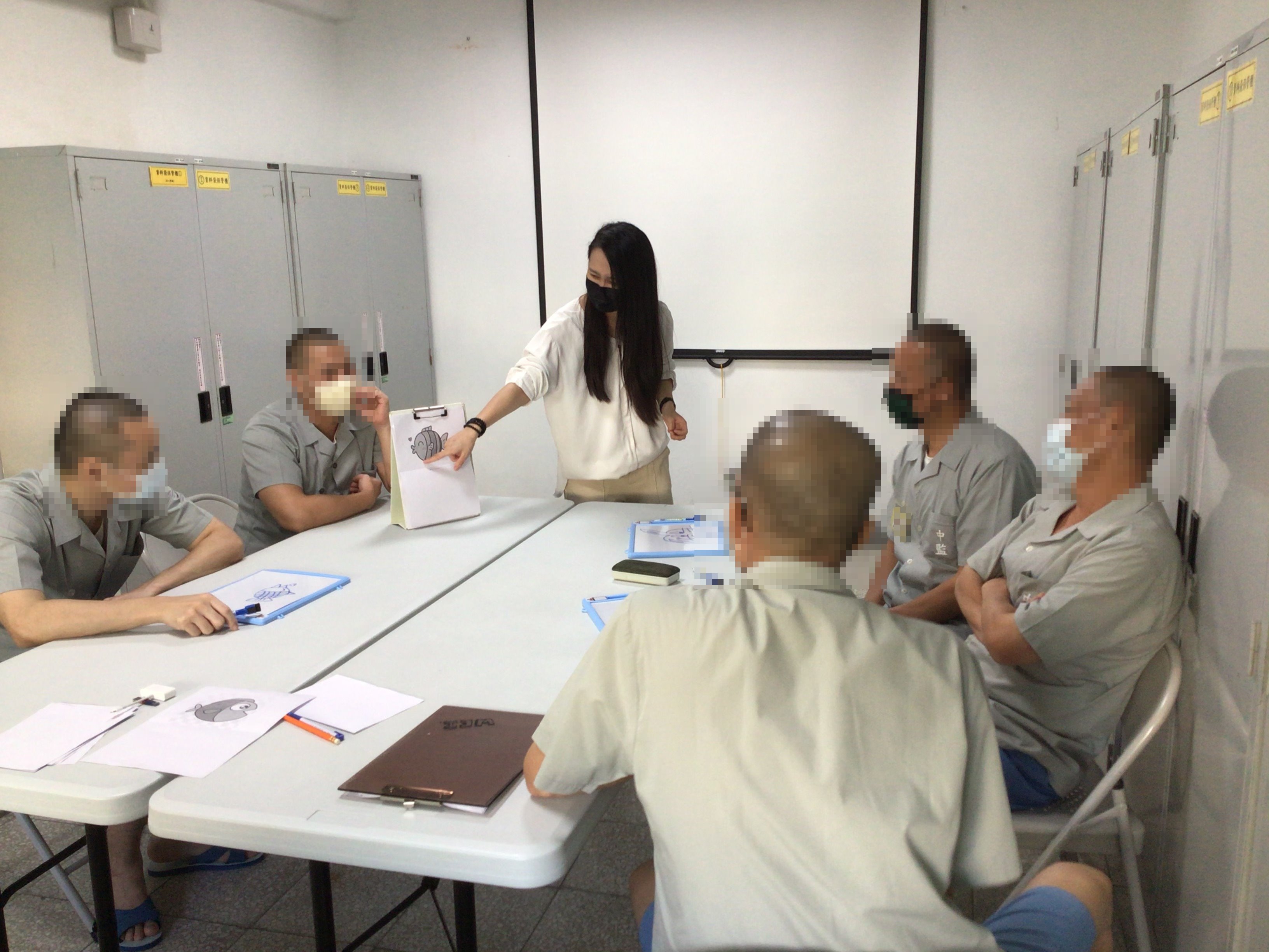 藉由「說畫活動」練習傾聽與理解