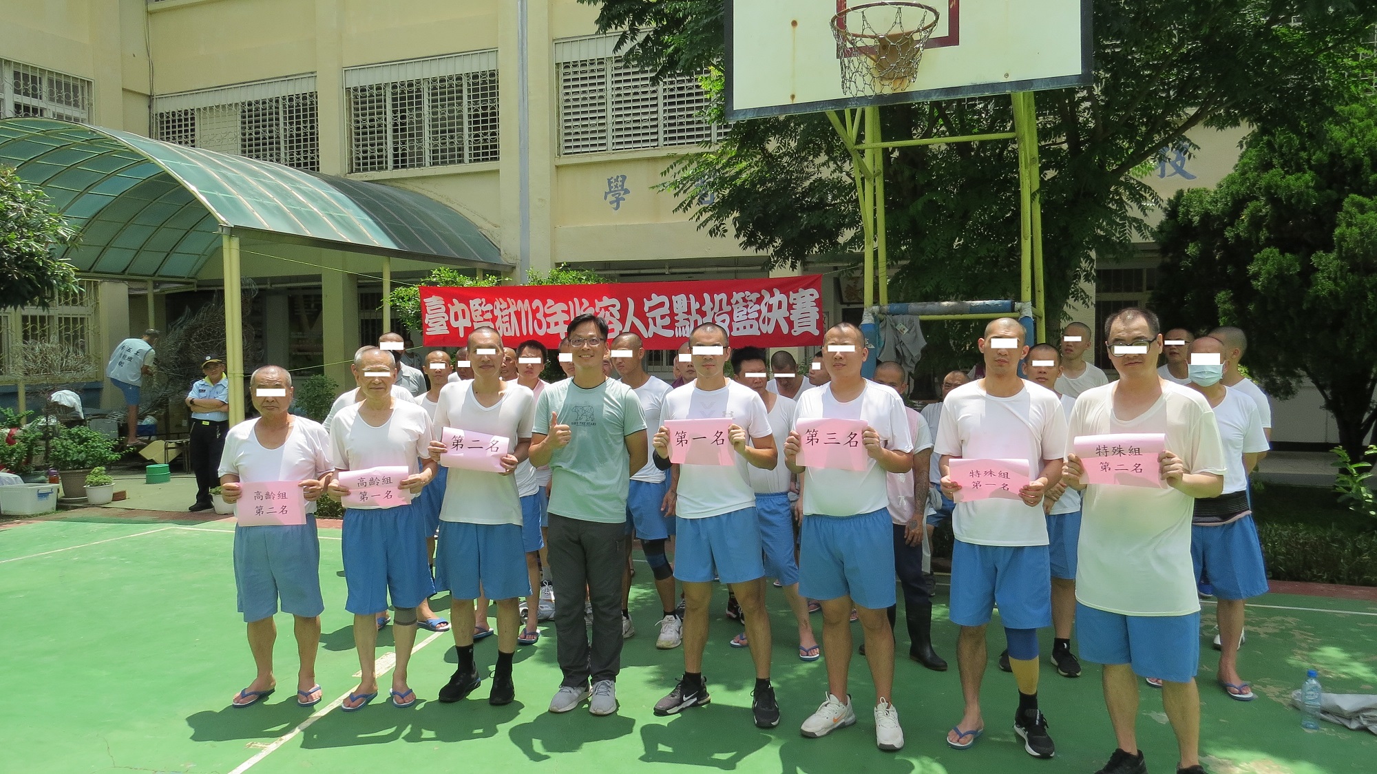 全體參賽者合照