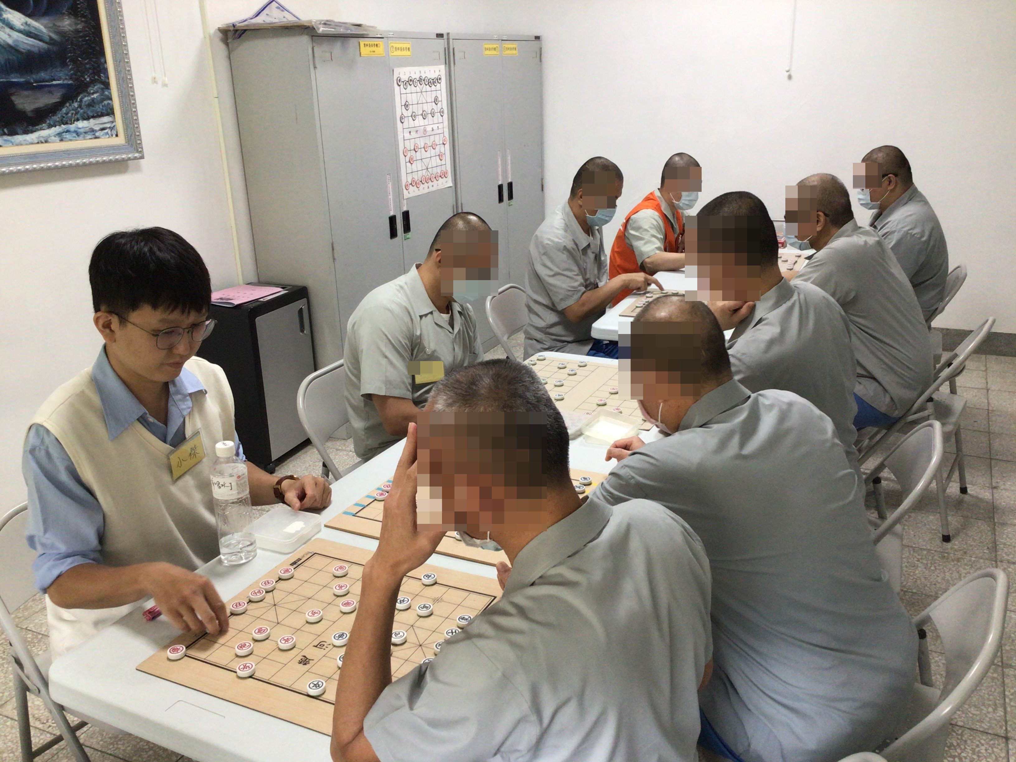 領導者逐一對弈成員確認棋力