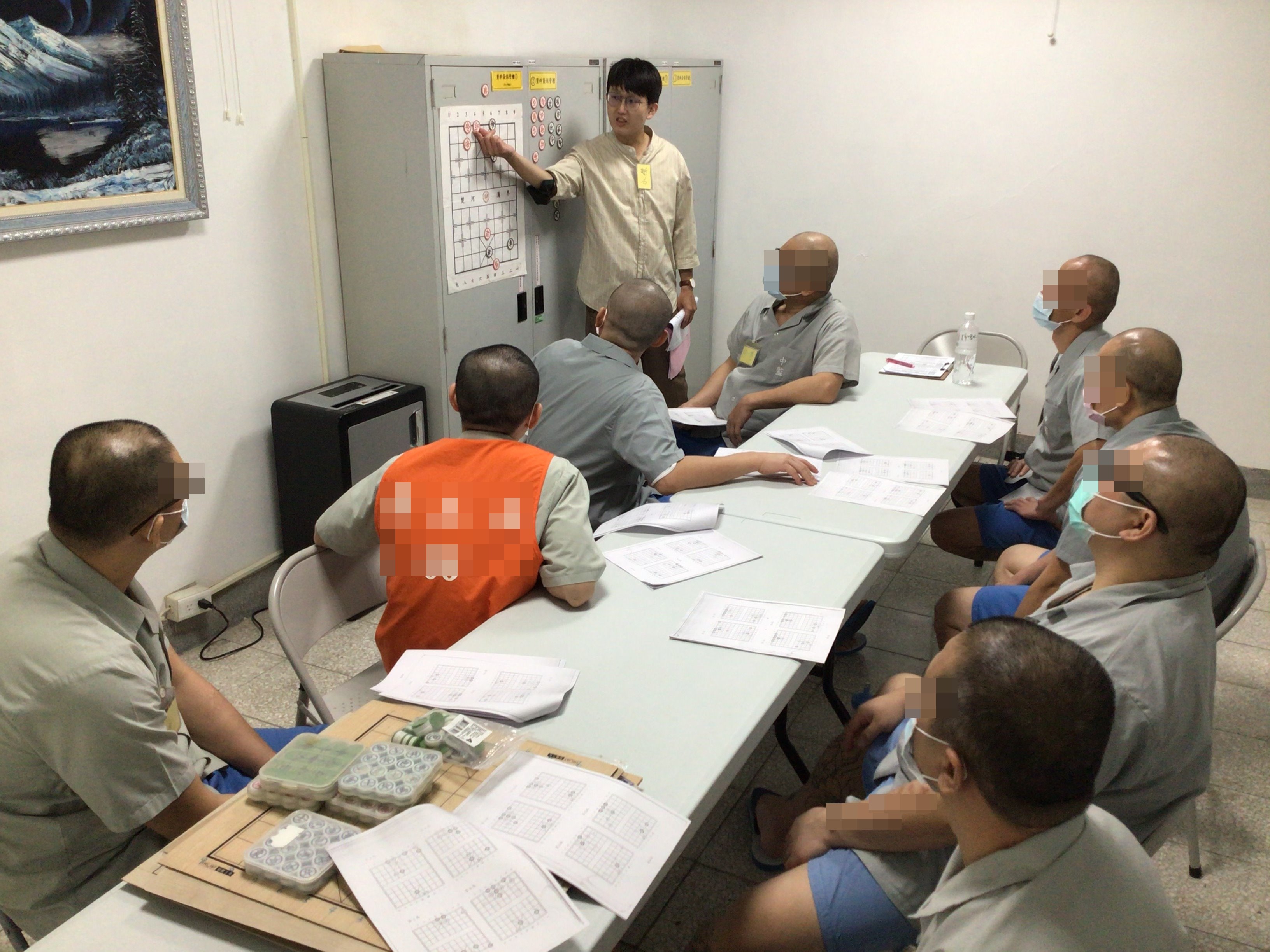 領導者教導象棋殘局解法