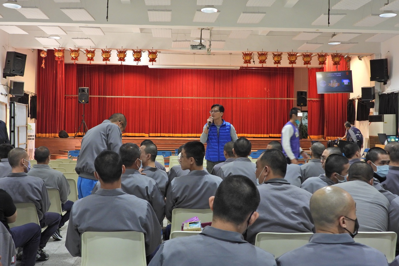 賽前彩排說明評比重點並以抽籤方式決定出場序