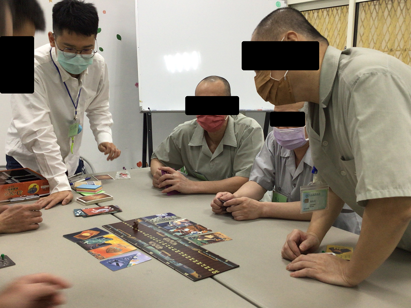 以桌遊說書人考驗團隊默契