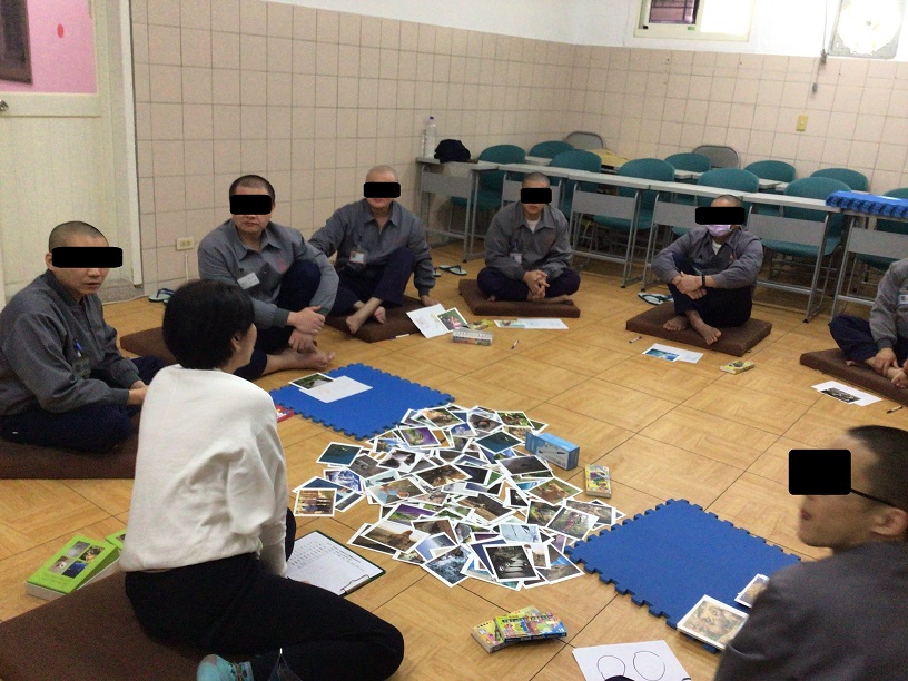 Participants use introduce yourself cards to get to know each other.