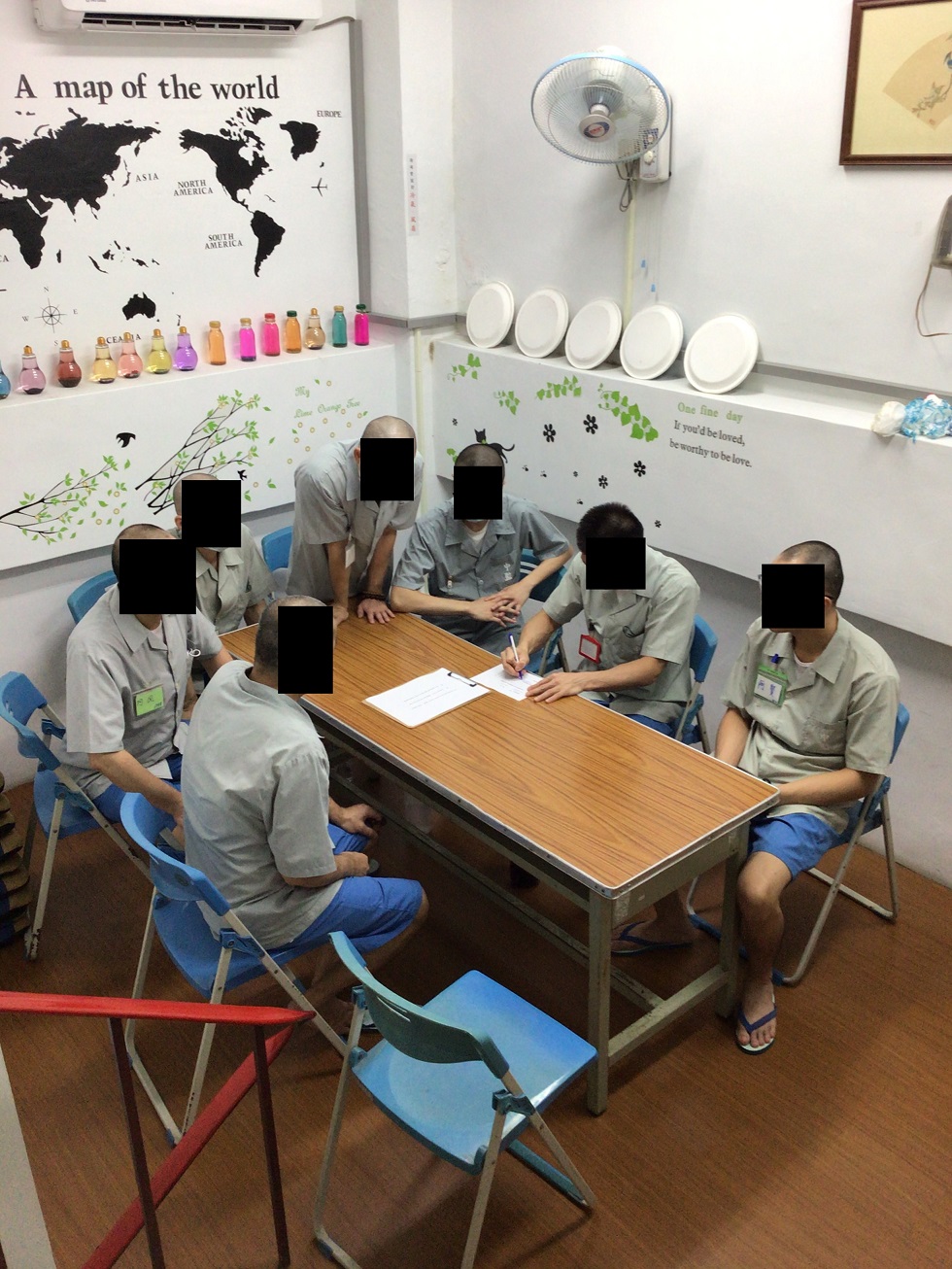 Inmates discuss the cases from different films.