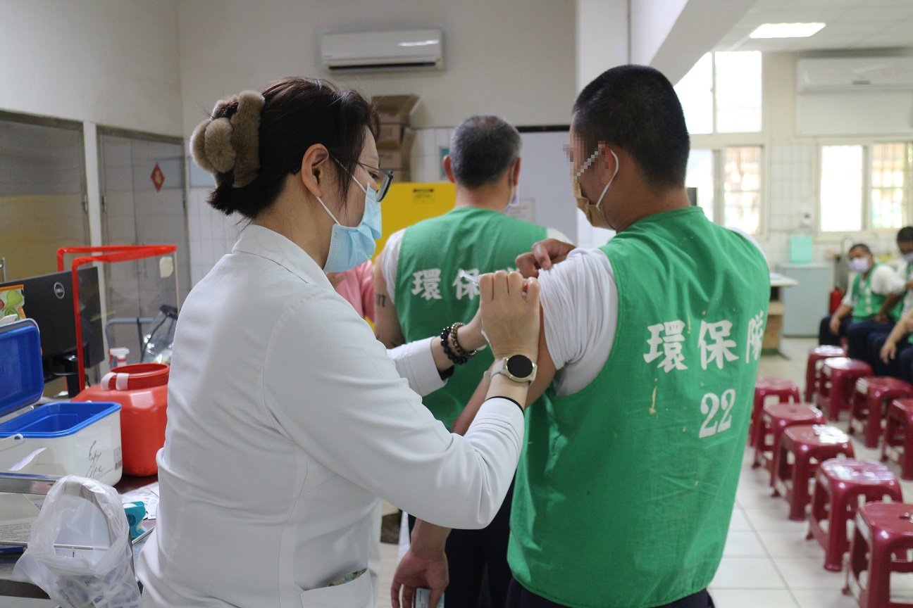 培德醫院醫事人員施打疫苗